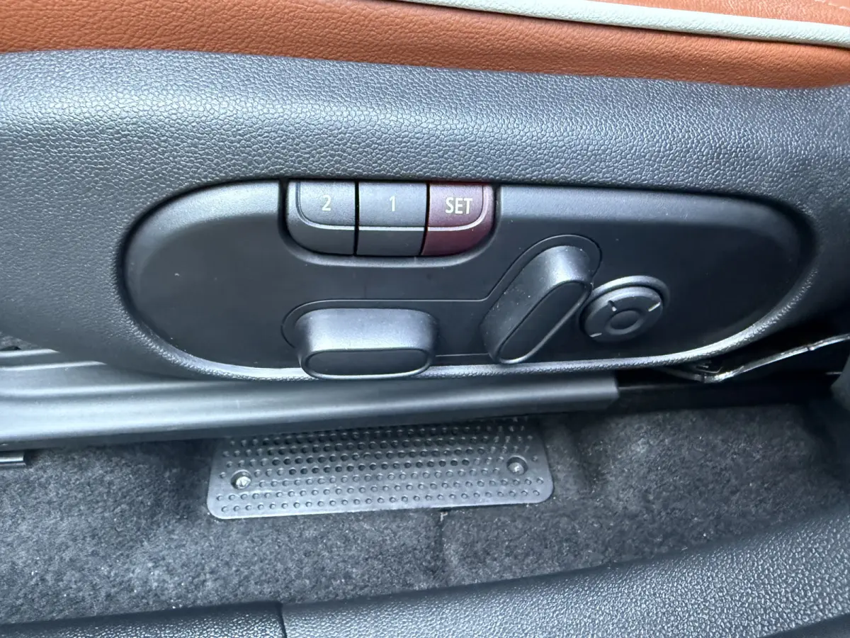 2.0 Cooper SE ALL4 Leder/Pano/Camera/Apple