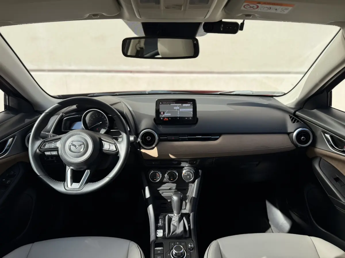 2.0 SkyActiv-G 121 Luxury Aut. Leder/alca CarPlay Keyless Cruise