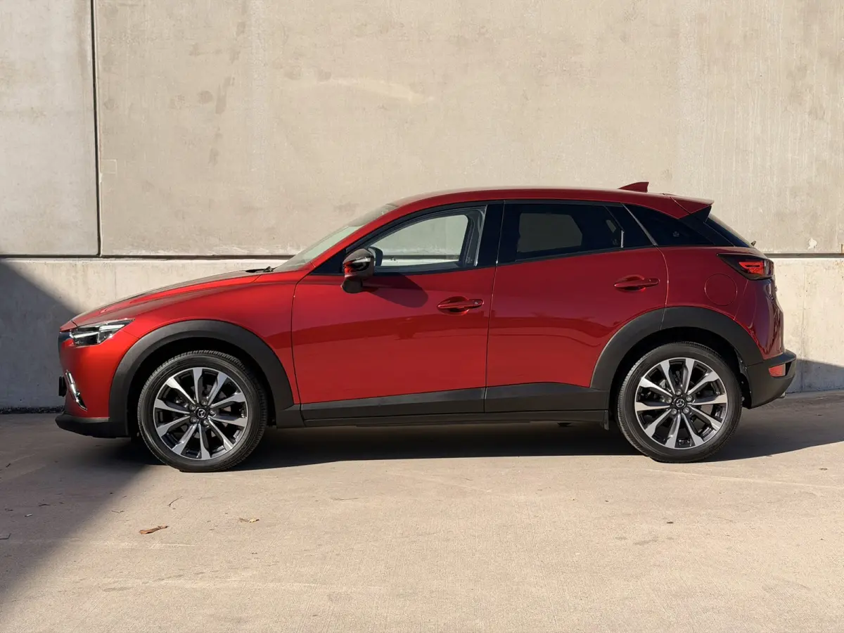 2.0 SkyActiv-G 121 Luxury Aut. Leder/alca CarPlay Keyless Cruise