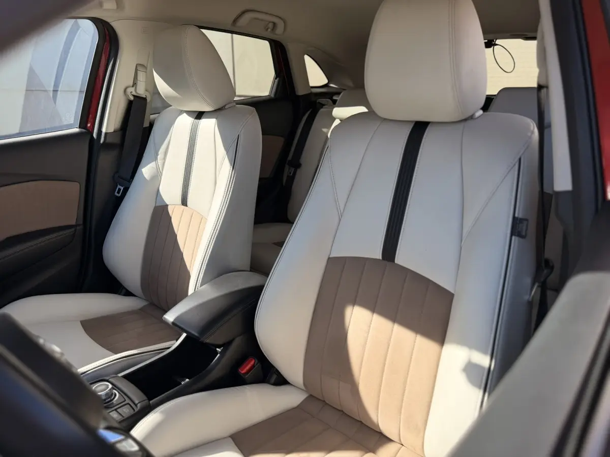2.0 SkyActiv-G 121 Luxury Aut. Leder/alca CarPlay Keyless Cruise