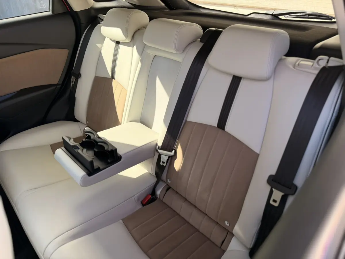 2.0 SkyActiv-G 121 Luxury Aut. Leder/alca CarPlay Keyless Cruise