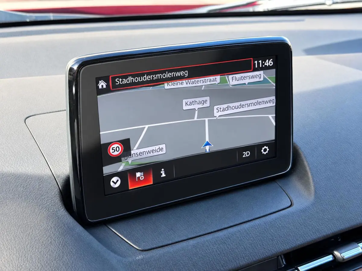 2.0 SkyActiv-G 121 Luxury Aut. Leder/alca CarPlay Keyless Cruise