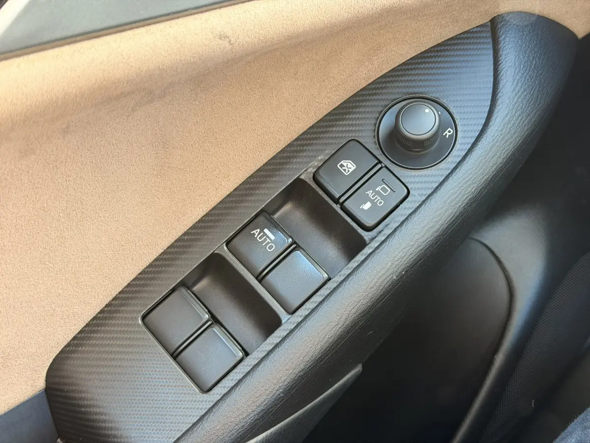 2.0 SkyActiv-G 121 Luxury Aut. Leder/alca CarPlay Keyless Cruise