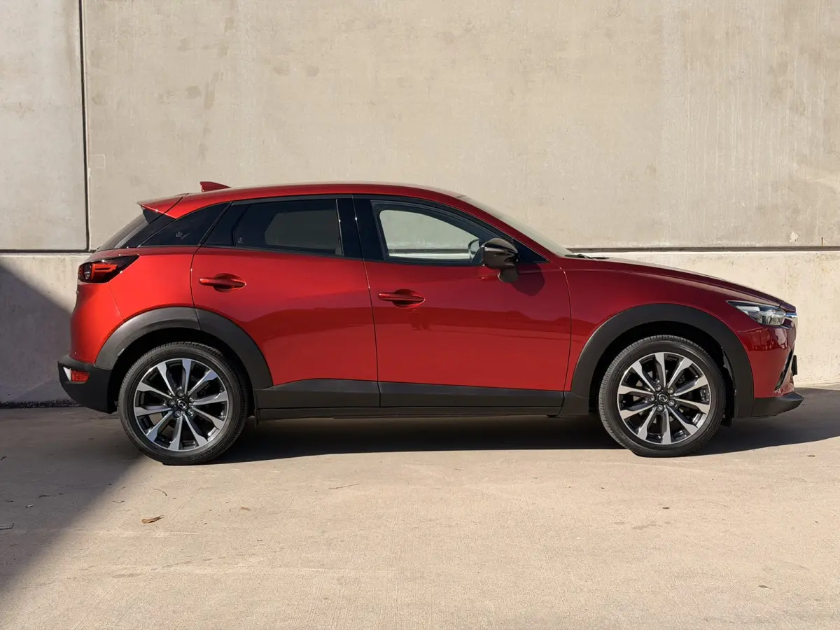 2.0 SkyActiv-G 121 Luxury Aut. Leder/alca CarPlay Keyless Cruise