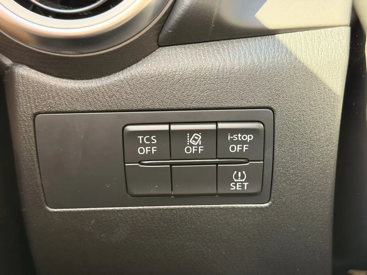 2.0 SkyActiv-G 121 Luxury Aut. Leder/alca CarPlay Keyless Cruise