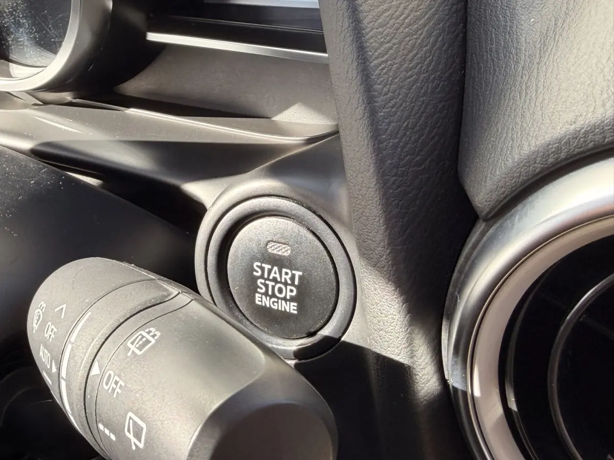 2.0 SkyActiv-G 121 Luxury Aut. Leder/alca CarPlay Keyless Cruise