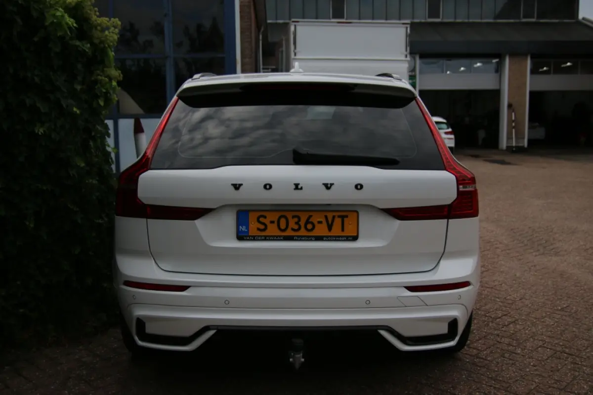 2.0 T6 AWD Ultimate Dark