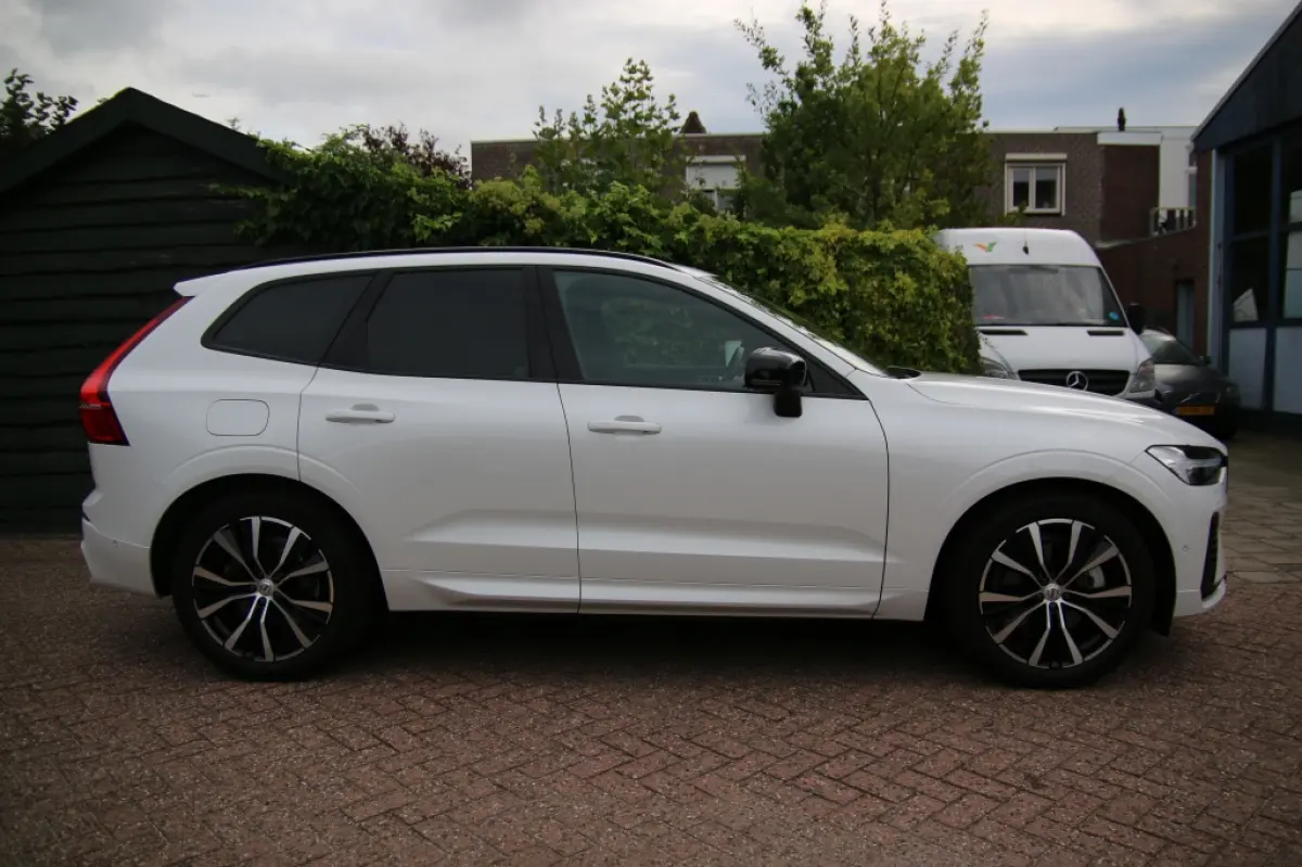 2.0 T6 AWD Ultimate Dark