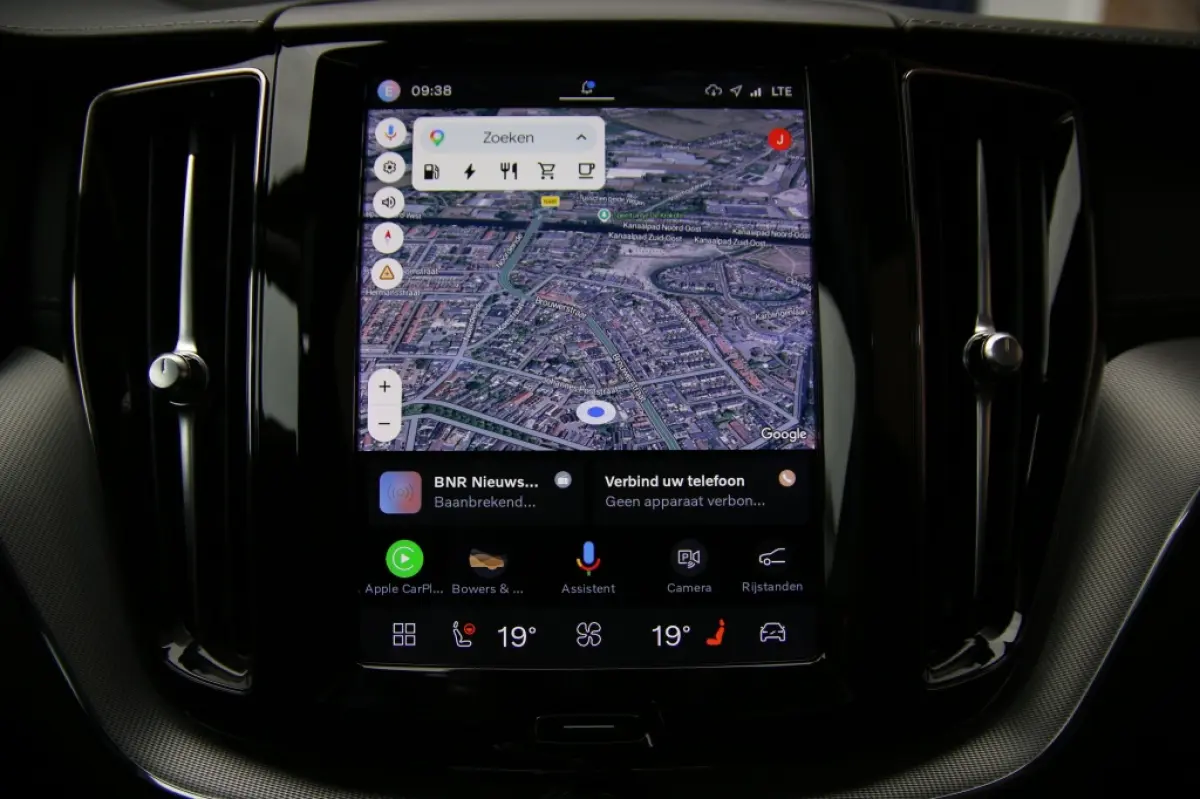2.0 T6 AWD Ultimate Dark