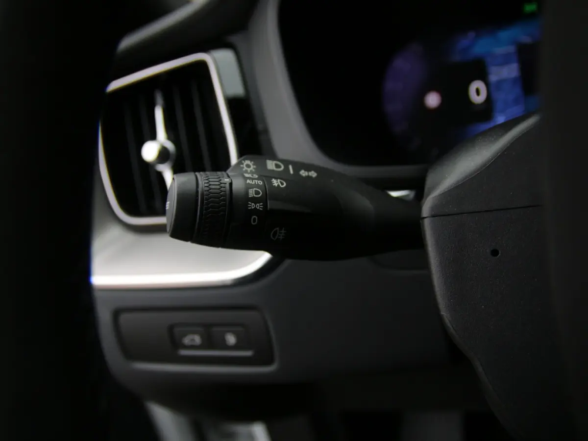 2.0 T6 AWD Ultimate Dark