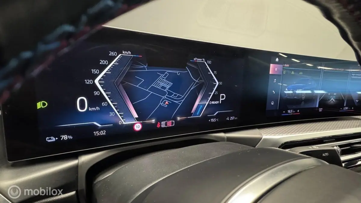 M50 84 kWh. H/K, 20 inch, trekhaak, 360 cam.