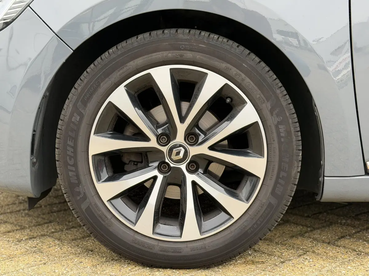 1.0 TCe Intens 101PK | 1e Eigenaar | Dealeronderhouden | NL AUTO | NAP | Achteruitrijcamera | Keyless Entry | Keyless Start | Climate Control | Navigatie | Cruise Control | Lichtmetalen Velg