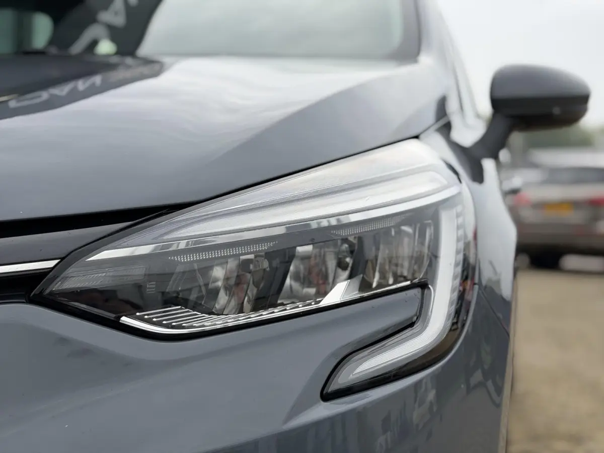 1.0 TCe Intens 101PK | 1e Eigenaar | Dealeronderhouden | NL AUTO | NAP | Achteruitrijcamera | Keyless Entry | Keyless Start | Climate Control | Navigatie | Cruise Control | Lichtmetalen Velg