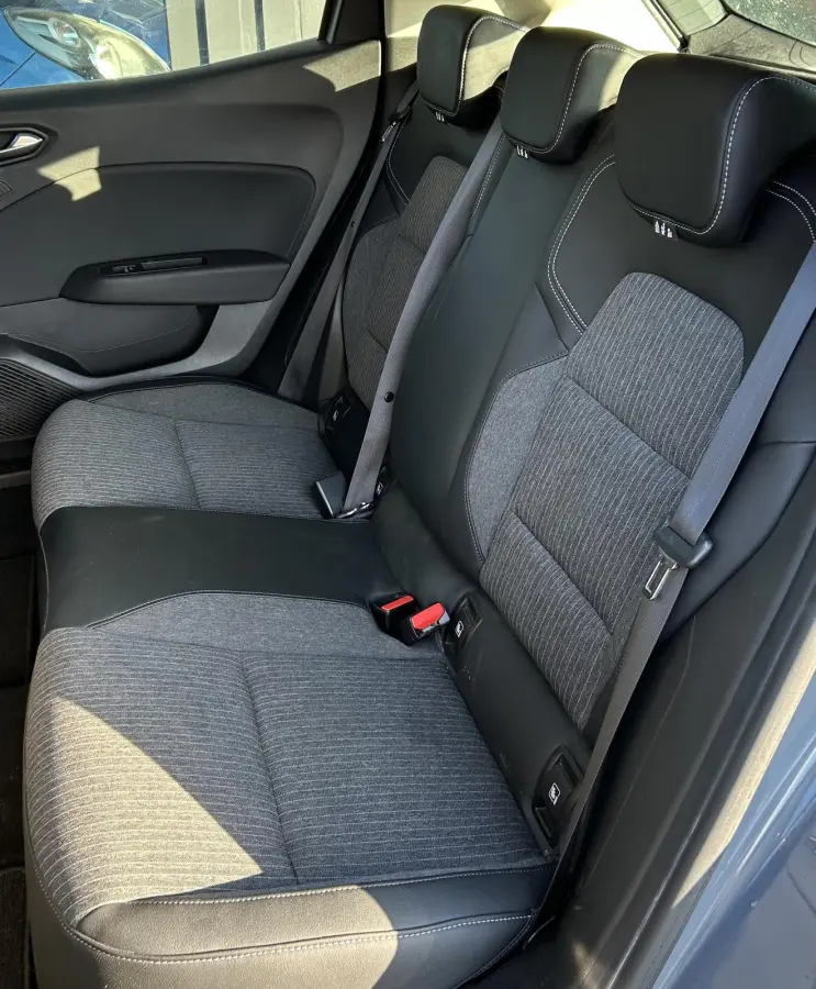 1.0 TCe Intens 101PK | 1e Eigenaar | Dealeronderhouden | NL AUTO | NAP | Achteruitrijcamera | Keyless Entry | Keyless Start | Climate Control | Navigatie | Cruise Control | Lichtmetalen Velg
