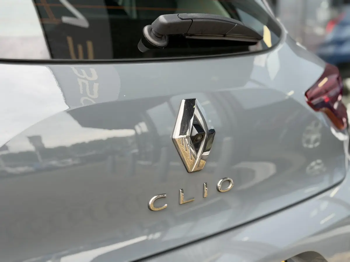 1.0 TCe Intens 101PK | 1e Eigenaar | Dealeronderhouden | NL AUTO | NAP | Achteruitrijcamera | Keyless Entry | Keyless Start | Climate Control | Navigatie | Cruise Control | Lichtmetalen Velg