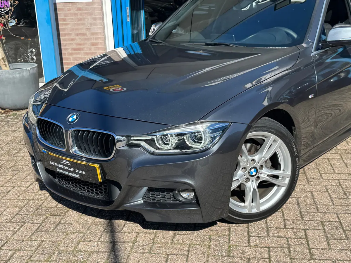 320i High Executive 2017 AUT NAVI LEDER
