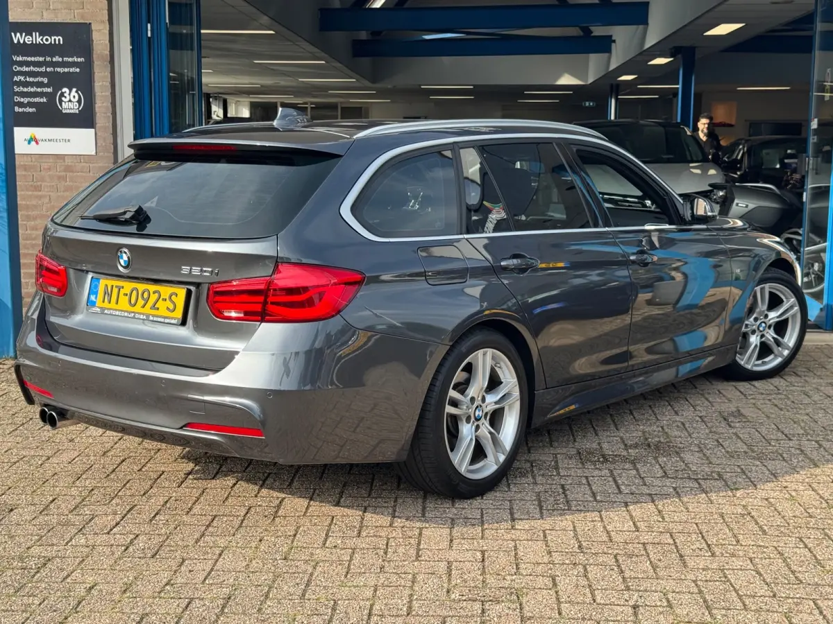 320i High Executive 2017 AUT NAVI LEDER