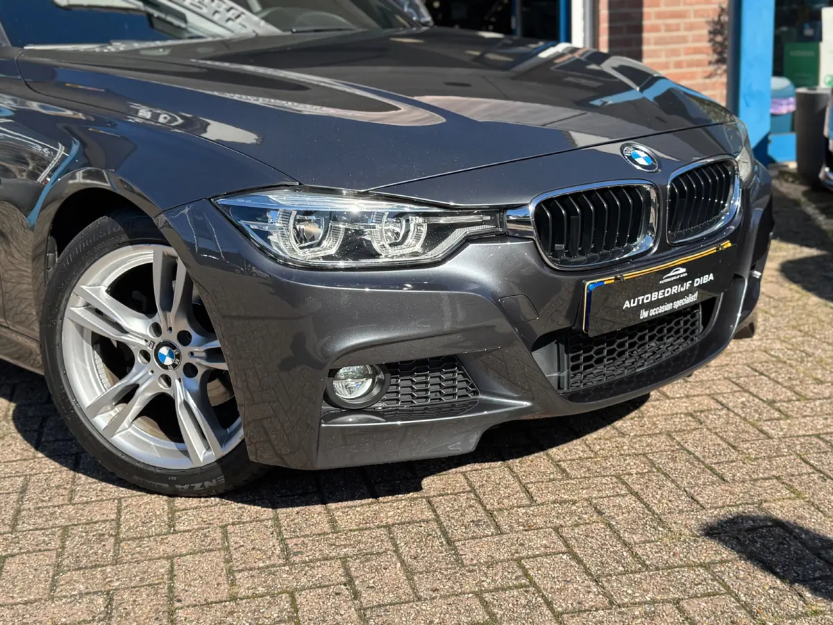 320i High Executive 2017 AUT NAVI LEDER