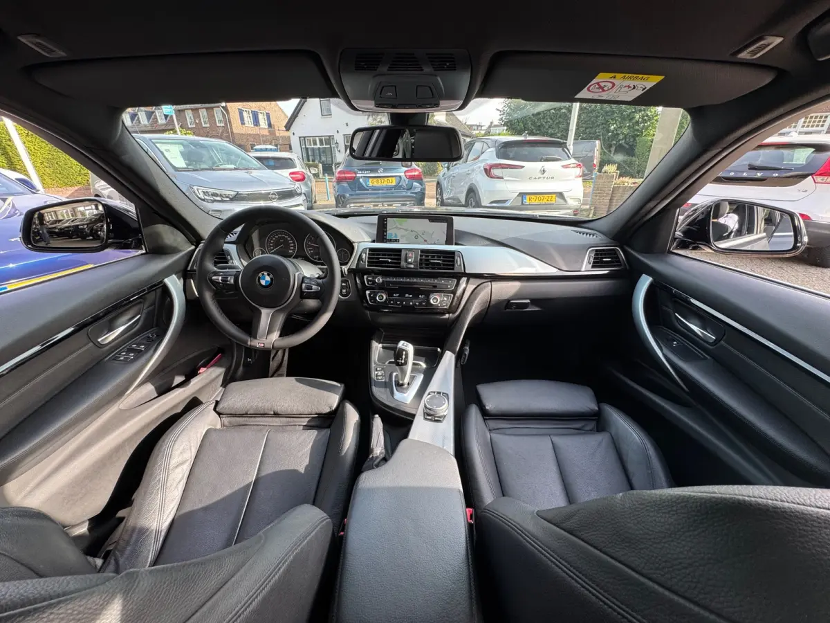 320i High Executive 2017 AUT NAVI LEDER