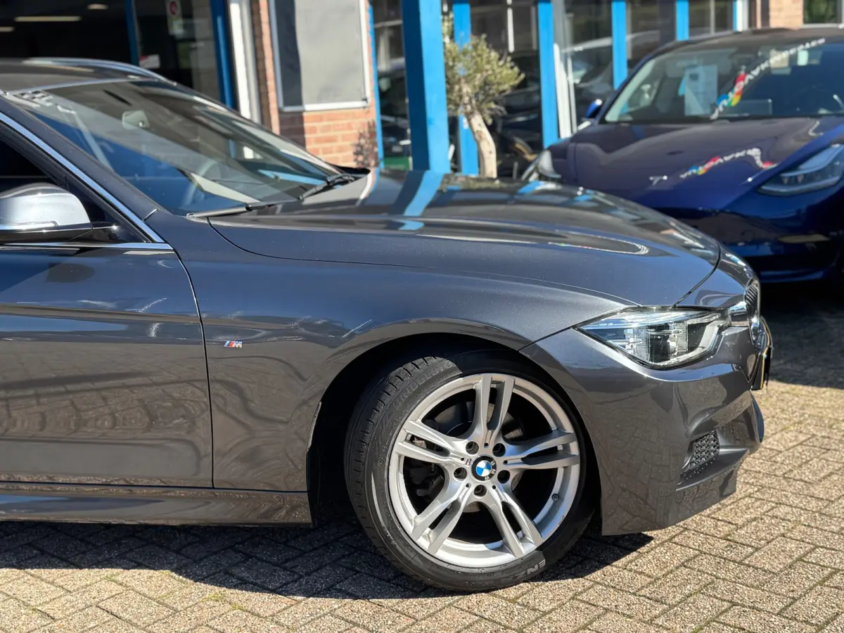 320i High Executive 2017 AUT NAVI LEDER