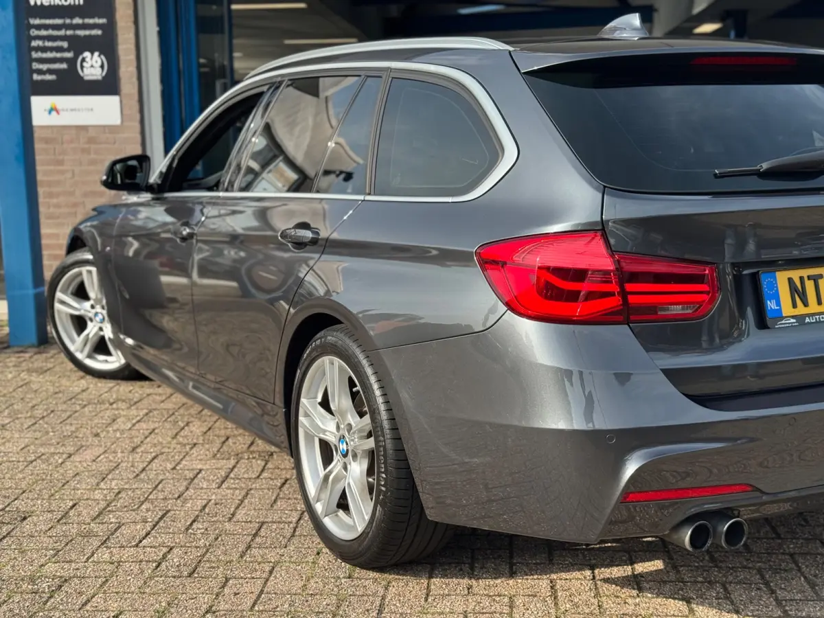 320i High Executive 2017 AUT NAVI LEDER