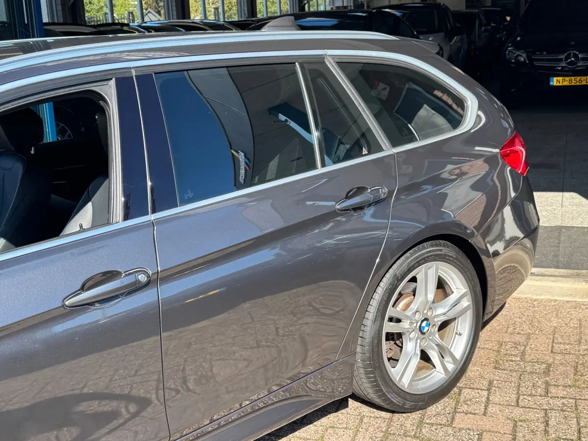 320i High Executive 2017 AUT NAVI LEDER