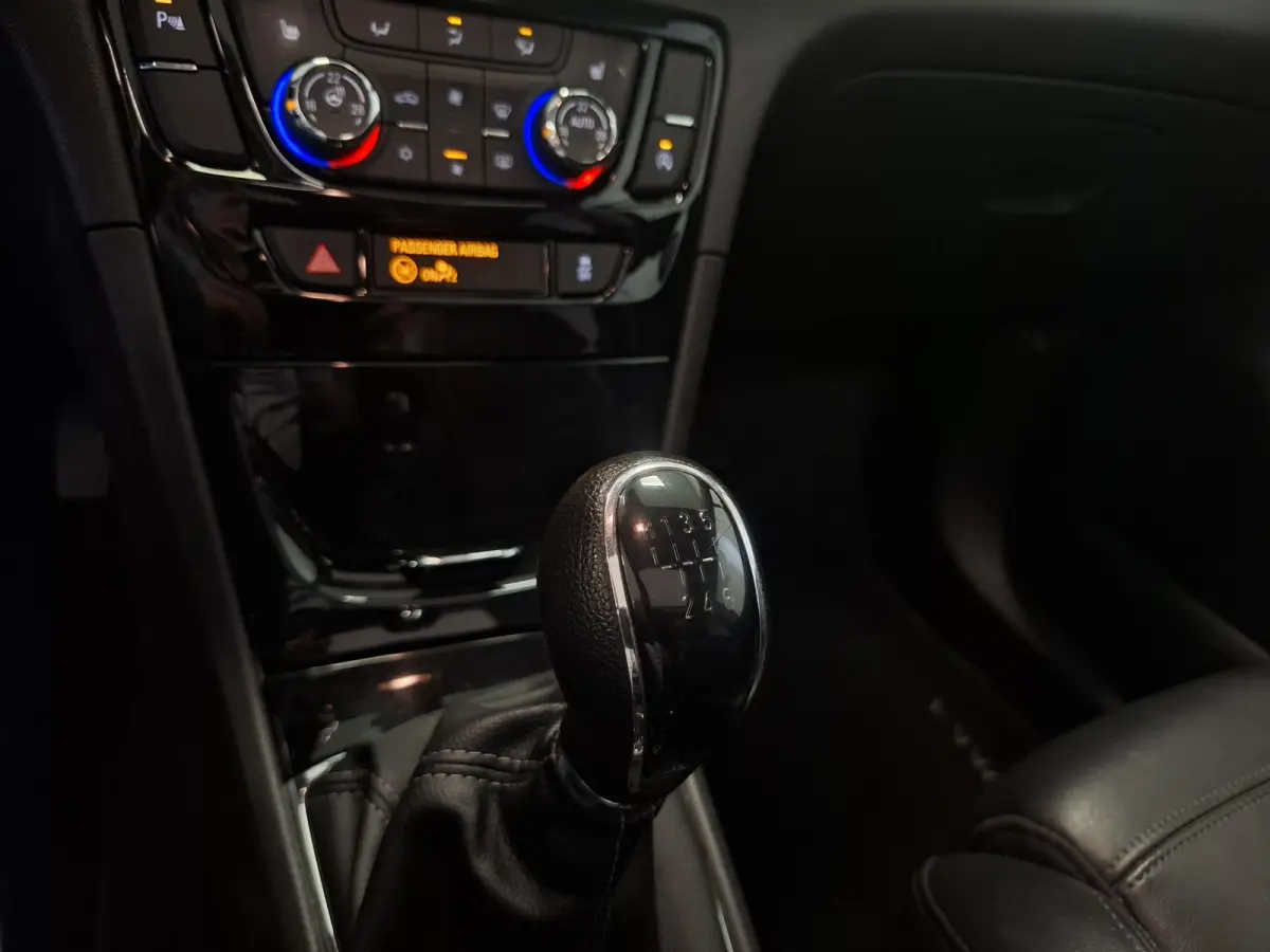 1.4 Turbo Innovation Schuif-/kanteldak Navigatie Leder camera