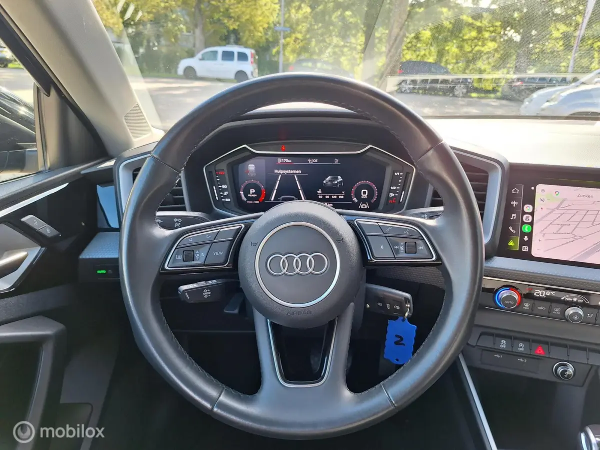 25 TFSI ADVANCED EDITION • Carplay •