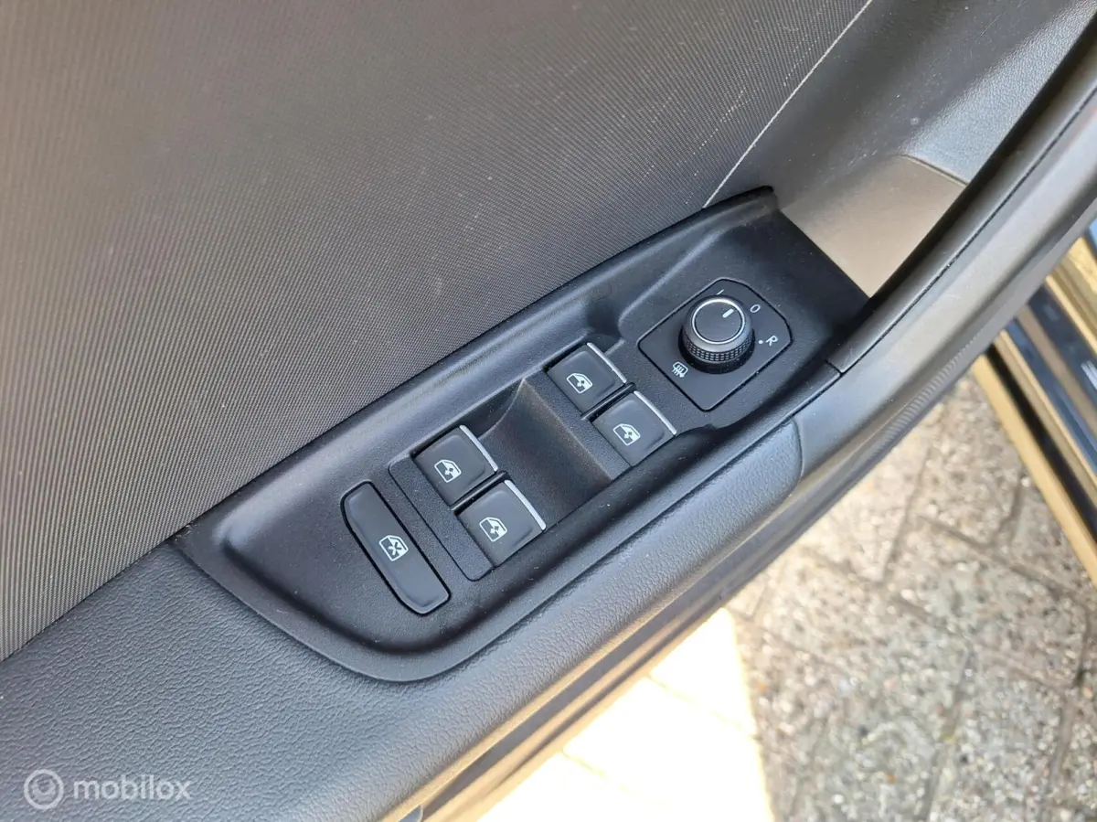 25 TFSI ADVANCED EDITION • Carplay •
