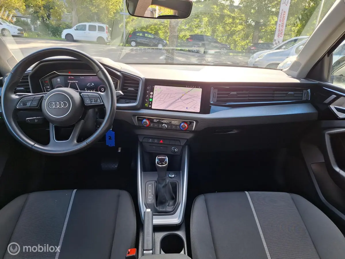 25 TFSI ADVANCED EDITION • Carplay •