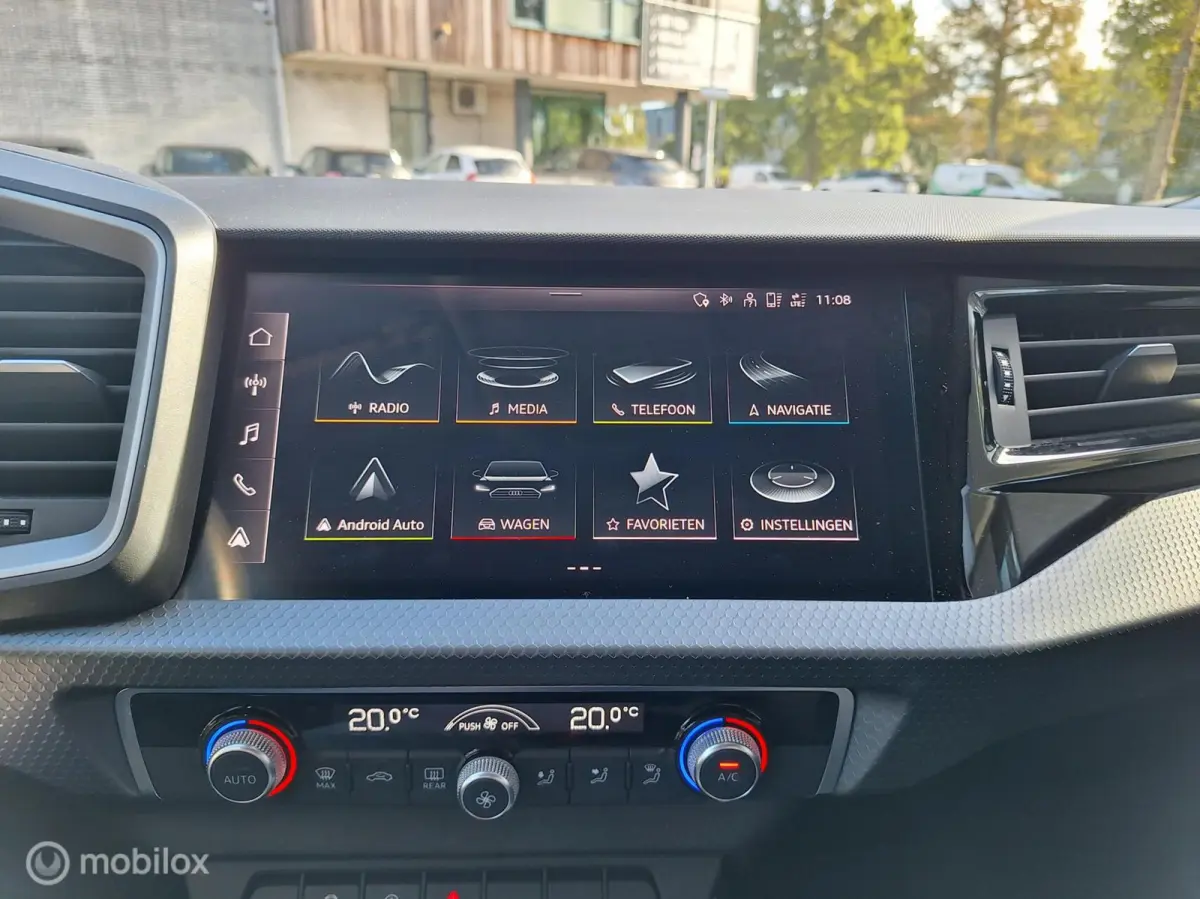 25 TFSI ADVANCED EDITION • Carplay •