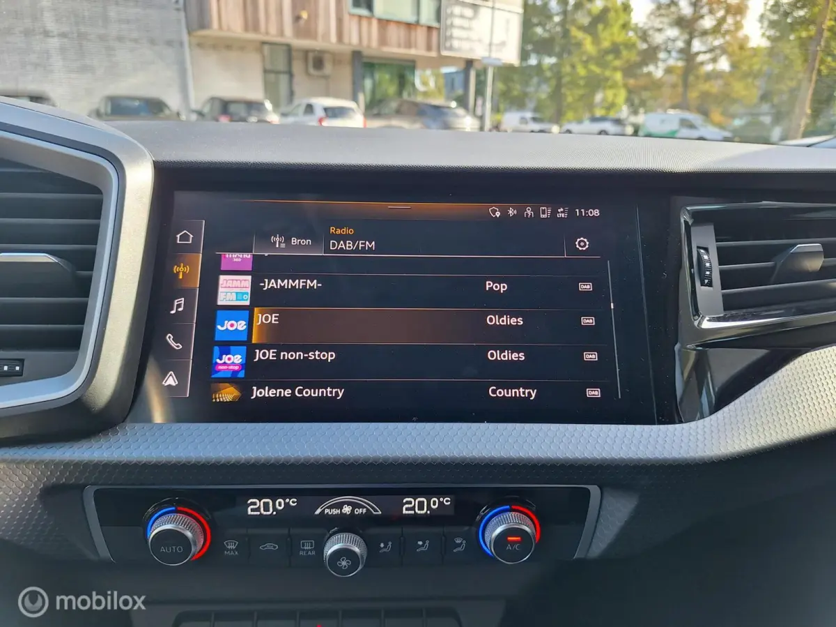 25 TFSI ADVANCED EDITION • Carplay •