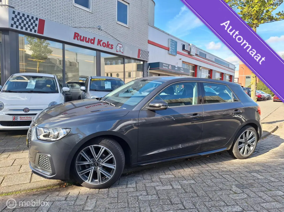 25 TFSI ADVANCED EDITION • Carplay •