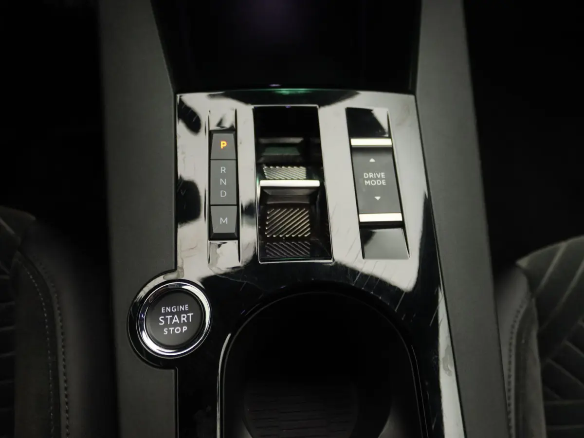 1.2 Turbo Hybrid LX | Camera Voor + Achter | Apple Carplay & Android Auto | Adaptive Cruise Control |