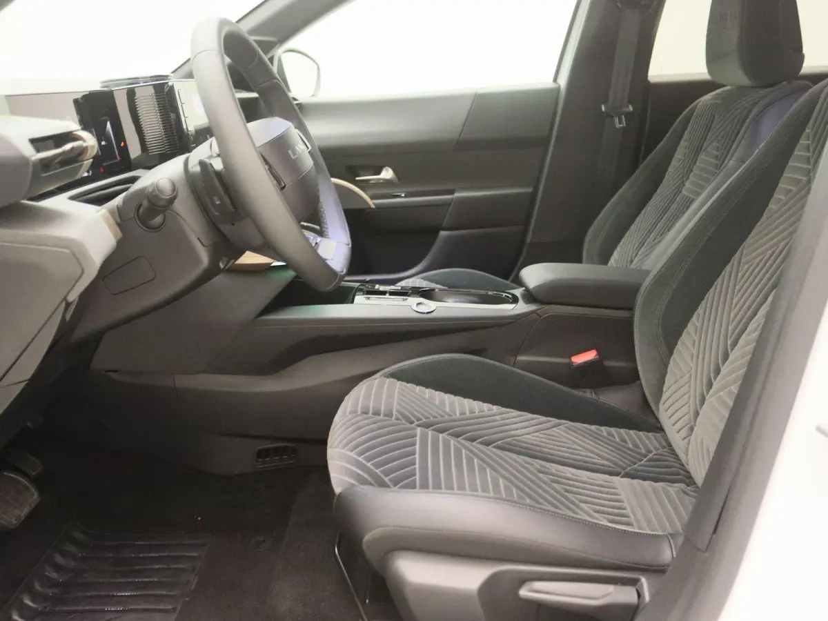 1.2 Turbo Hybrid LX | Camera Voor + Achter | Apple Carplay & Android Auto | Adaptive Cruise Control |