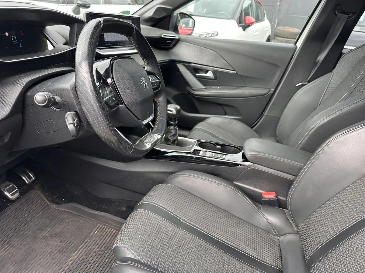 1.2 PureTech GT-Line|101pk|Navi
