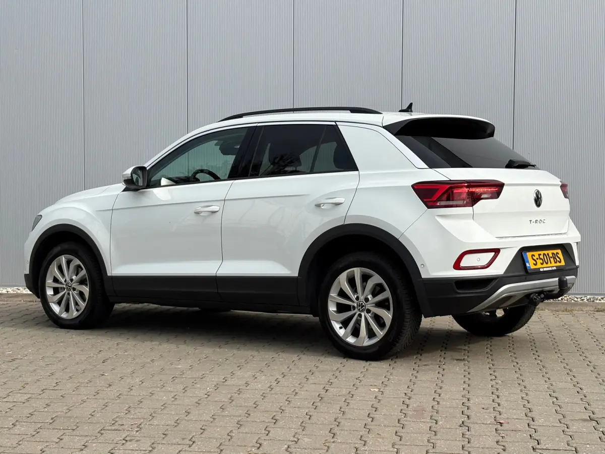 Apple Carplay/Android Auto | Trekhaak geremd 1300 kg | All-season banden | Airco | Cruise control adaptief | Parkeersensoren | Apple Carplay/Android Auto | Trekhaak geremd 1300 kg | All-seas