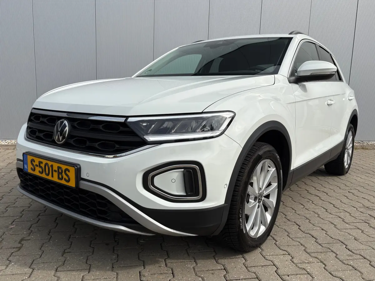 Apple Carplay/Android Auto | Trekhaak geremd 1300 kg | All-season banden | Airco | Cruise control adaptief | Parkeersensoren | Apple Carplay/Android Auto | Trekhaak geremd 1300 kg | All-seas
