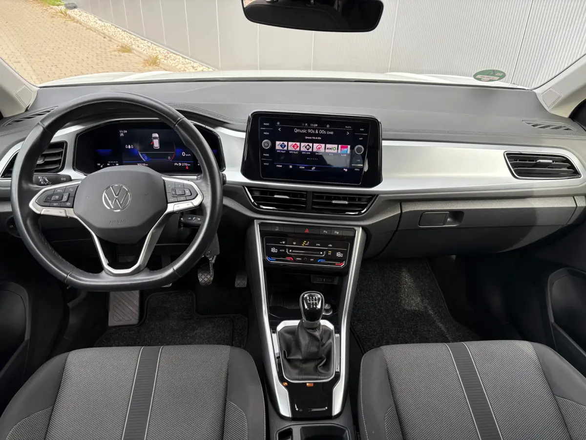 Apple Carplay/Android Auto | Trekhaak geremd 1300 kg | All-season banden | Airco | Cruise control adaptief | Parkeersensoren | Apple Carplay/Android Auto | Trekhaak geremd 1300 kg | All-seas