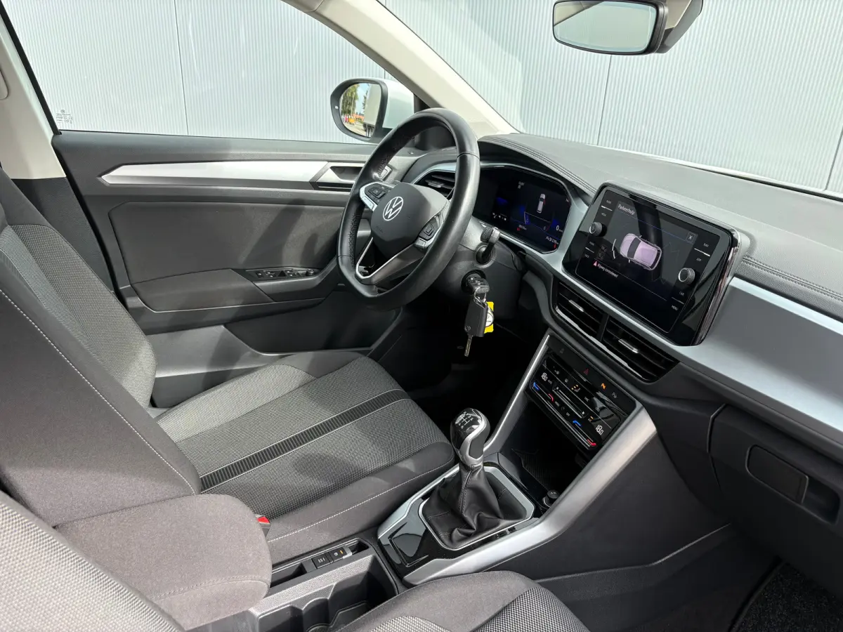 Apple Carplay/Android Auto | Trekhaak geremd 1300 kg | All-season banden | Airco | Cruise control adaptief | Parkeersensoren | Apple Carplay/Android Auto | Trekhaak geremd 1300 kg | All-seas