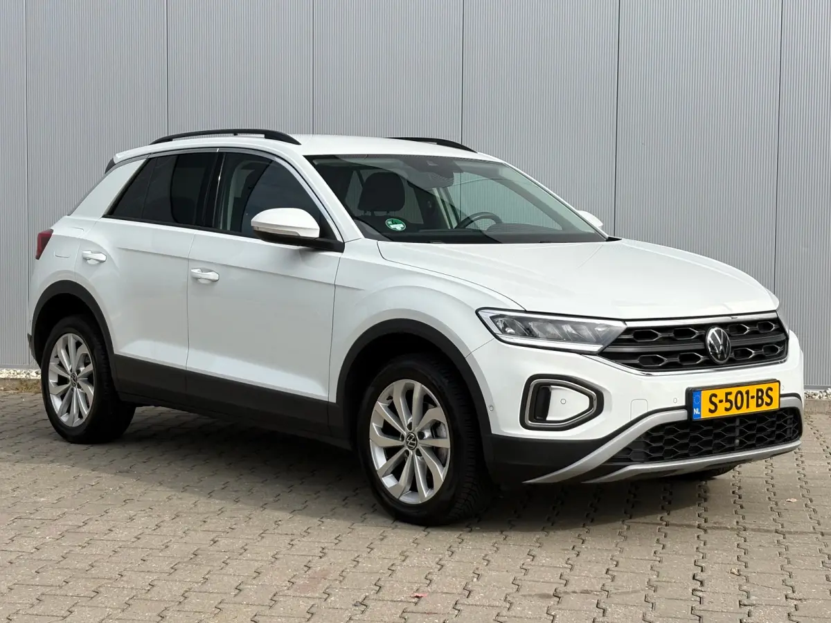 Apple Carplay/Android Auto | Trekhaak geremd 1300 kg | All-season banden | Airco | Cruise control adaptief | Parkeersensoren | Apple Carplay/Android Auto | Trekhaak geremd 1300 kg | All-seas