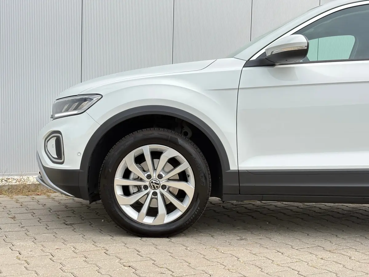 Apple Carplay/Android Auto | Trekhaak geremd 1300 kg | All-season banden | Airco | Cruise control adaptief | Parkeersensoren | Apple Carplay/Android Auto | Trekhaak geremd 1300 kg | All-seas