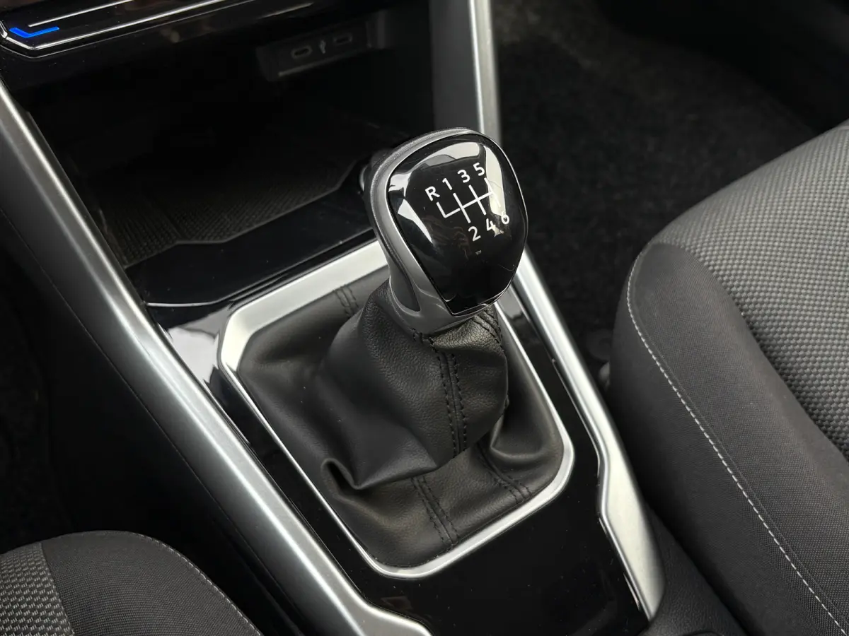 Apple Carplay/Android Auto | Trekhaak geremd 1300 kg | All-season banden | Airco | Cruise control adaptief | Parkeersensoren | Apple Carplay/Android Auto | Trekhaak geremd 1300 kg | All-seas