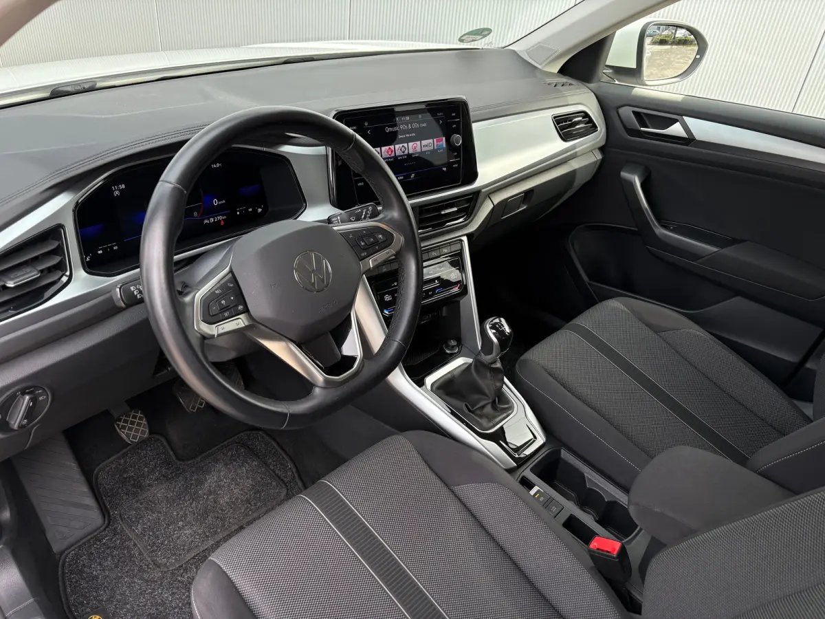 Apple Carplay/Android Auto | Trekhaak geremd 1300 kg | All-season banden | Airco | Cruise control adaptief | Parkeersensoren | Apple Carplay/Android Auto | Trekhaak geremd 1300 kg | All-seas