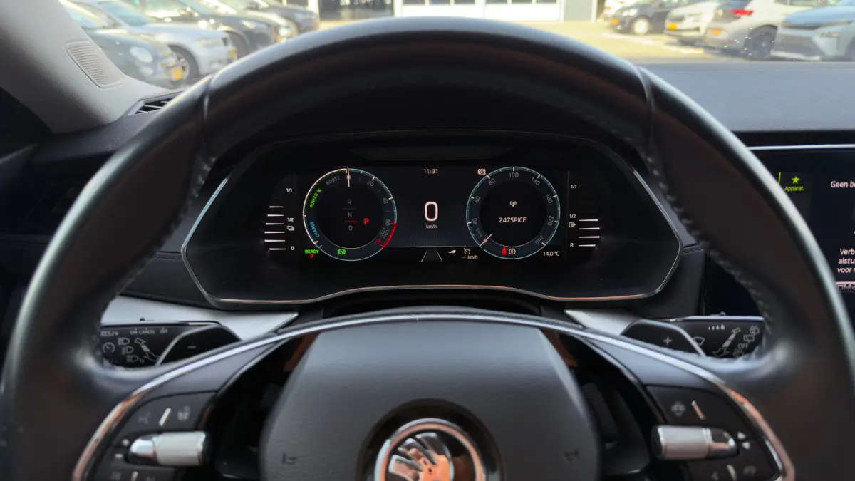 1.4 TSI iV 204pk Business Edition | Carplay | Cruise Control | Keyless | Parkeerhulp V+A | Stuurverwarming