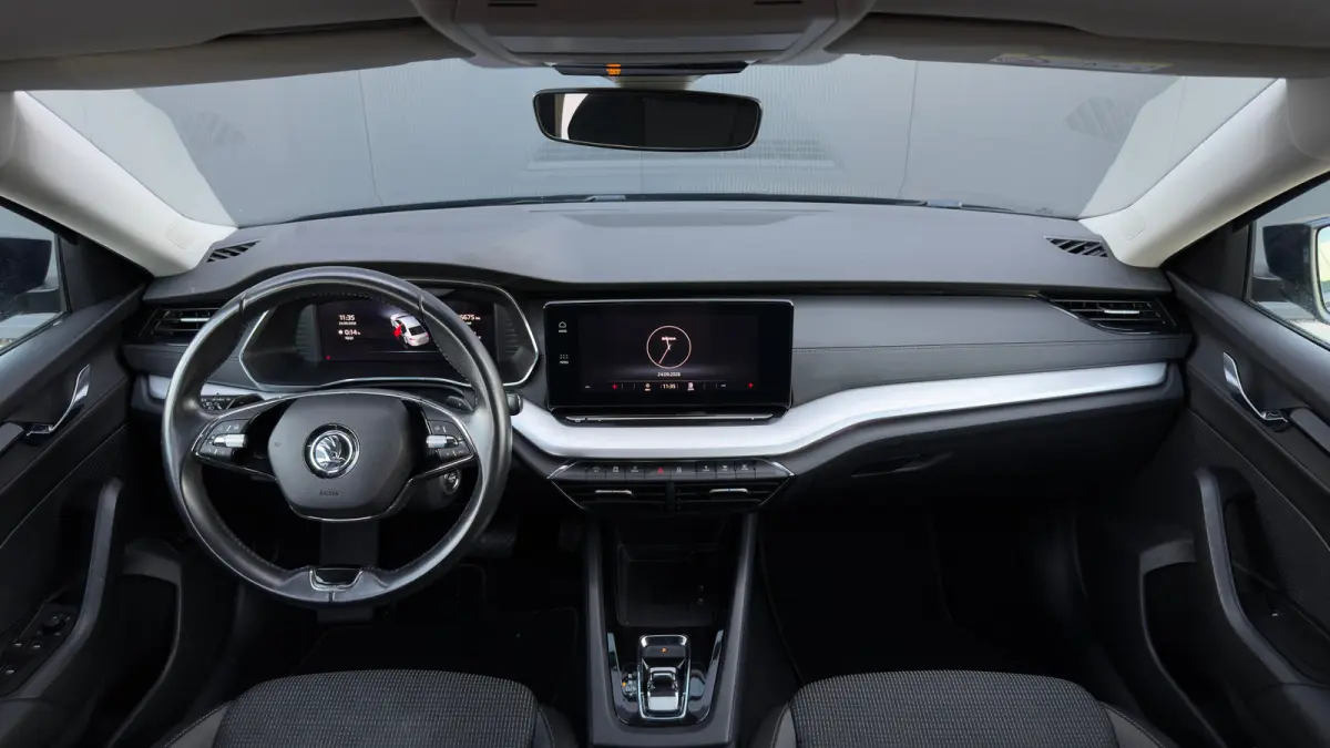 1.4 TSI iV 204pk Business Edition | Carplay | Cruise Control | Keyless | Parkeerhulp V+A | Stuurverwarming