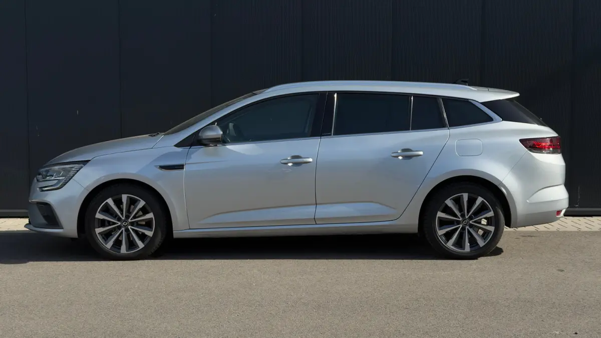 Estate 160pk 1.6 Plug-In Hybrid 160 R.S. Line | Achteruitrijcamera | Cruise Control | Navigatie | Keyless | 17" |