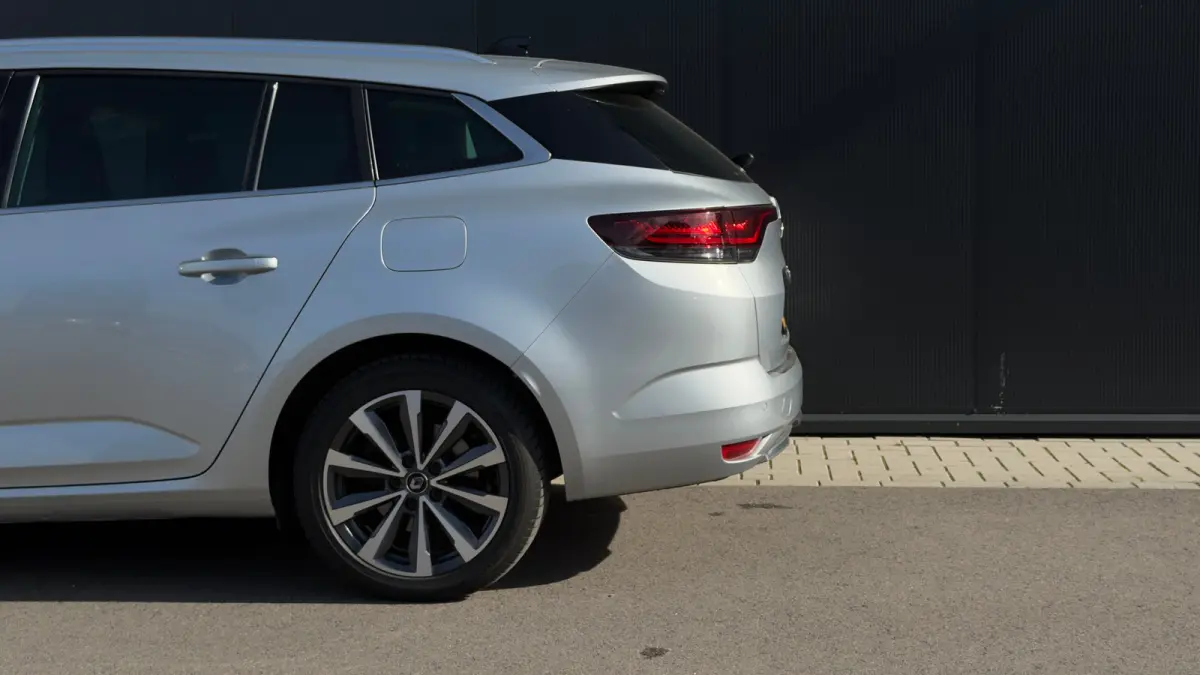 Estate 160pk 1.6 Plug-In Hybrid 160 R.S. Line | Achteruitrijcamera | Cruise Control | Navigatie | Keyless | 17" |