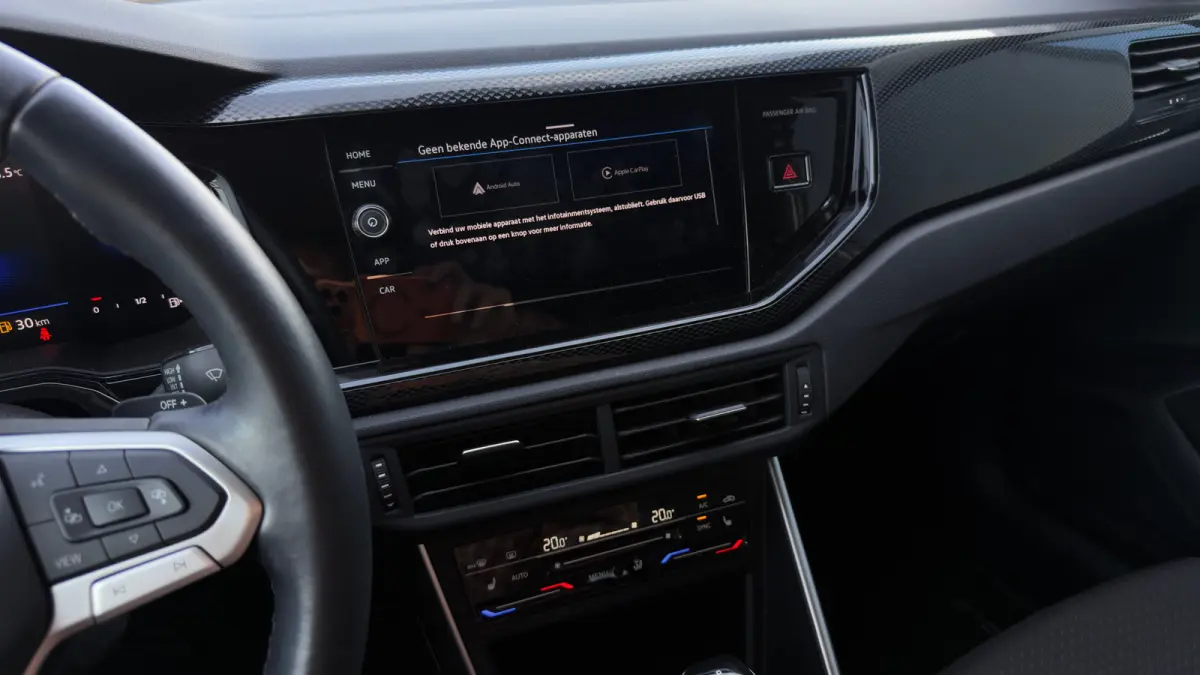 95pk 1.0 TSI Life Edition | Achteruitrijcamera | Climate Control | Adaptive Cruise | Keyless | 15" |