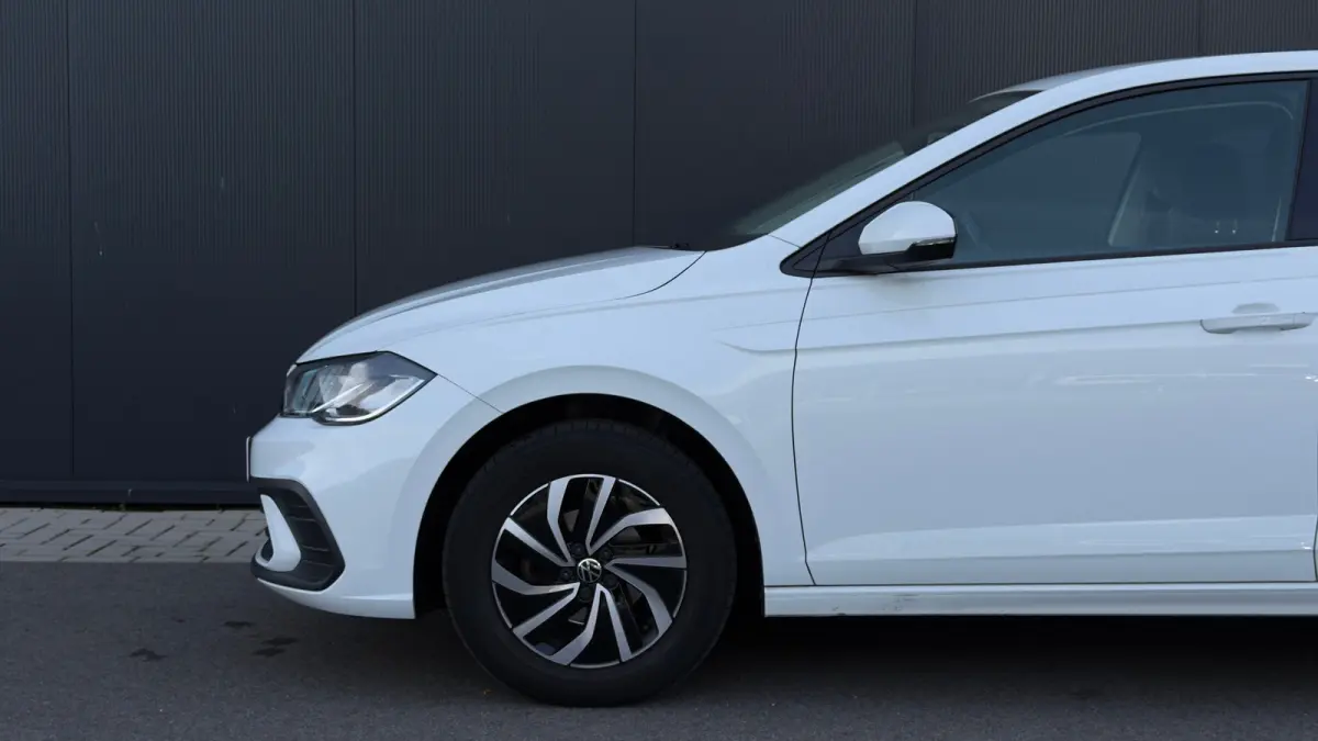 95pk 1.0 TSI Life Edition | Achteruitrijcamera | Climate Control | Adaptive Cruise | Keyless | 15" |